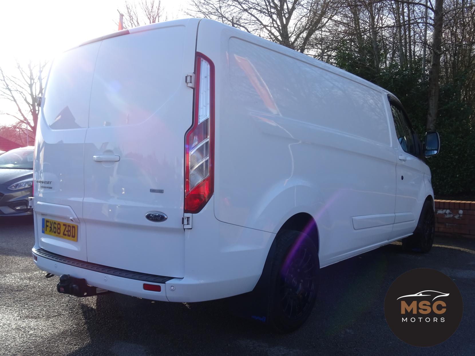 Ford Transit Custom 2.0 300 EcoBlue Limited Panel Van 5dr Diesel Manual L2 H1 Euro 6 (170 ps)