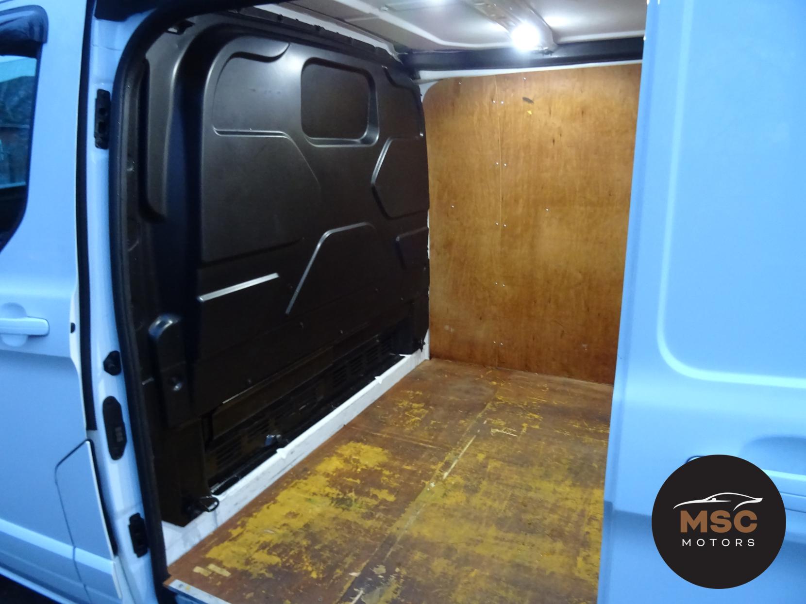 Ford Transit Custom 2.0 300 EcoBlue Limited Panel Van 5dr Diesel Manual L2 H1 Euro 6 (170 ps)