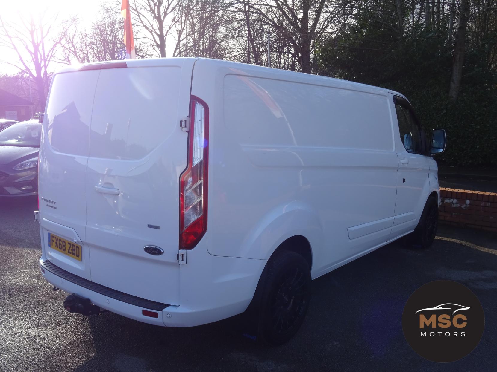 Ford Transit Custom 2.0 300 EcoBlue Limited Panel Van 5dr Diesel Manual L2 H1 Euro 6 (170 ps)