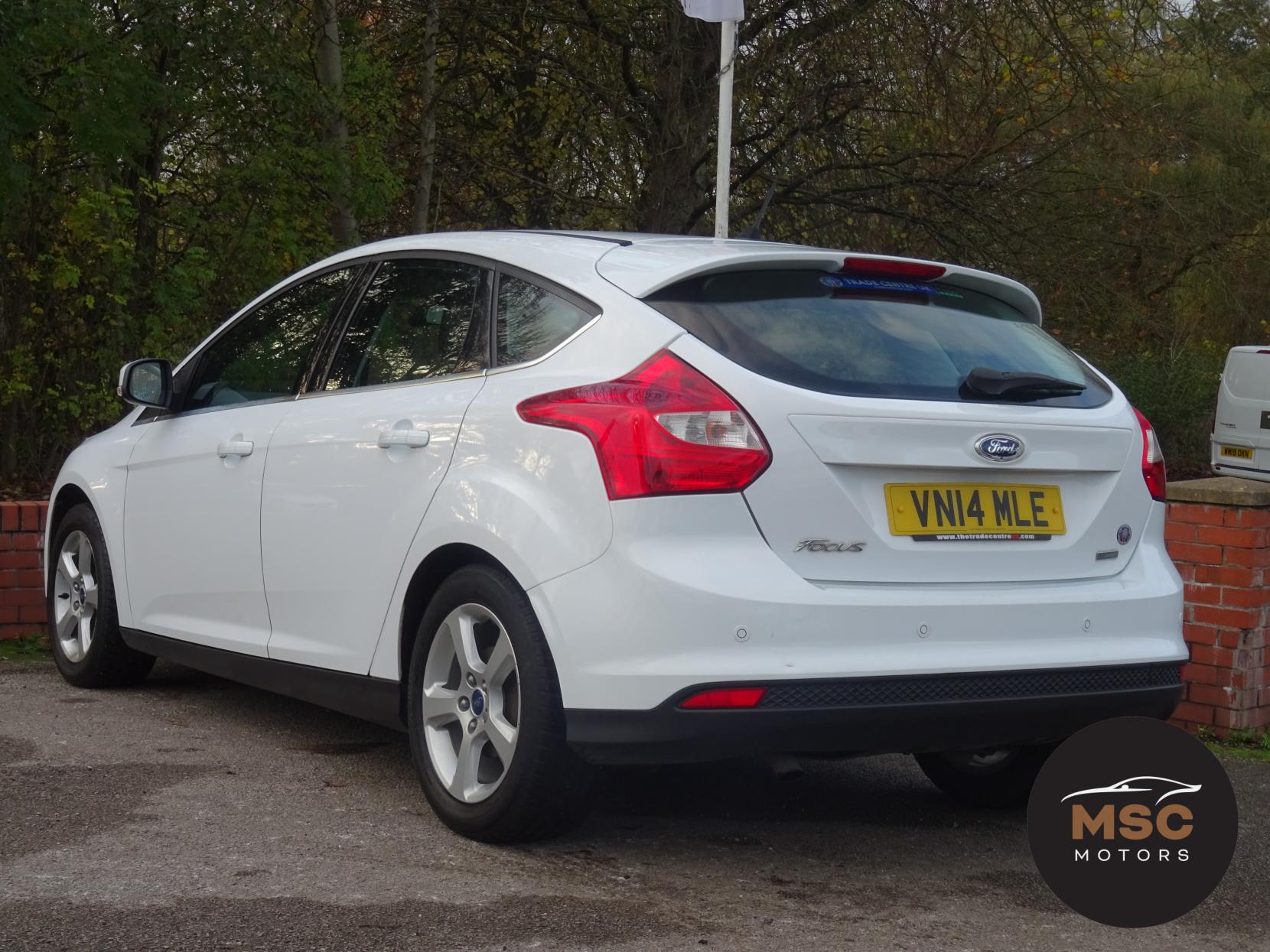 Ford Focus 1.0T EcoBoost Zetec Navigator Hatchback 5dr Petrol Manual Euro 5 (s/s) (125 ps)