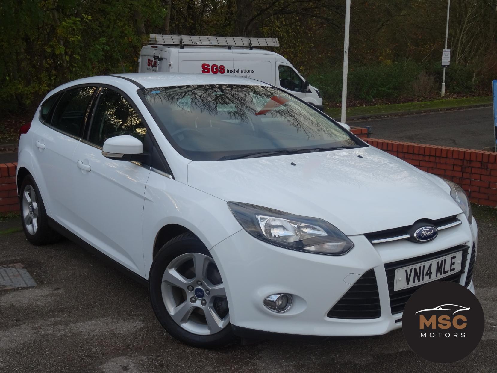 Ford Focus 1.0T EcoBoost Zetec Navigator Hatchback 5dr Petrol Manual Euro 5 (s/s) (125 ps)