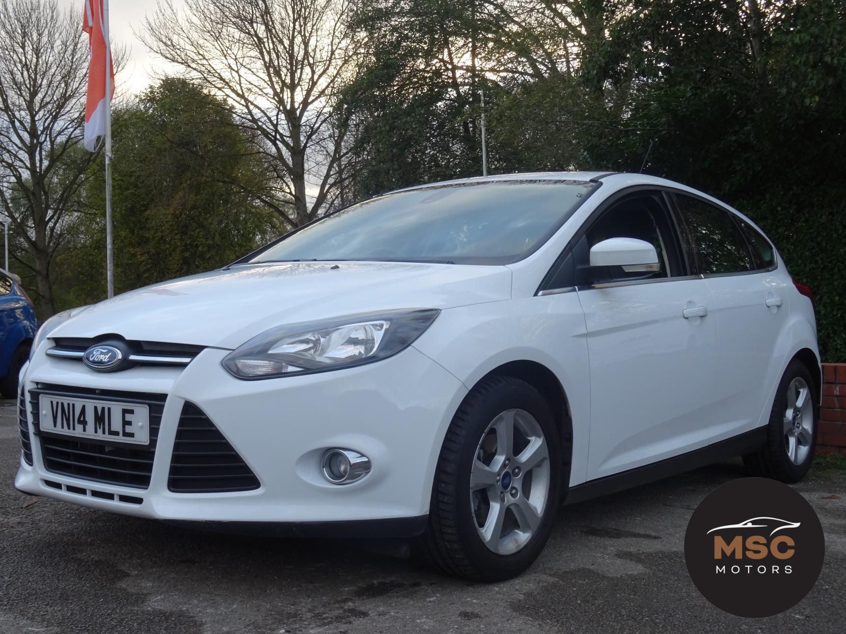 Ford Focus 1.0T EcoBoost Zetec Navigator Hatchback 5dr Petrol Manual Euro 5 (s/s) (125 ps)