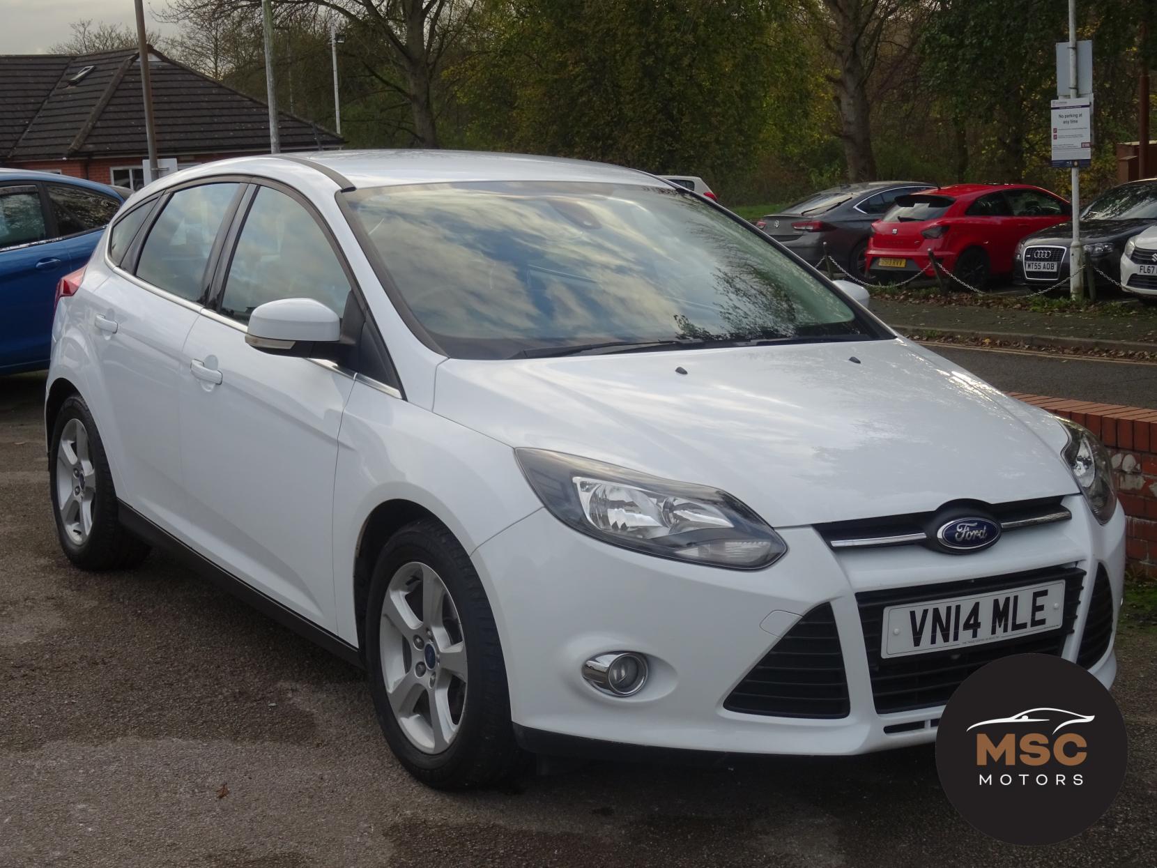 Ford Focus 1.0T EcoBoost Zetec Navigator Hatchback 5dr Petrol Manual Euro 5 (s/s) (125 ps)