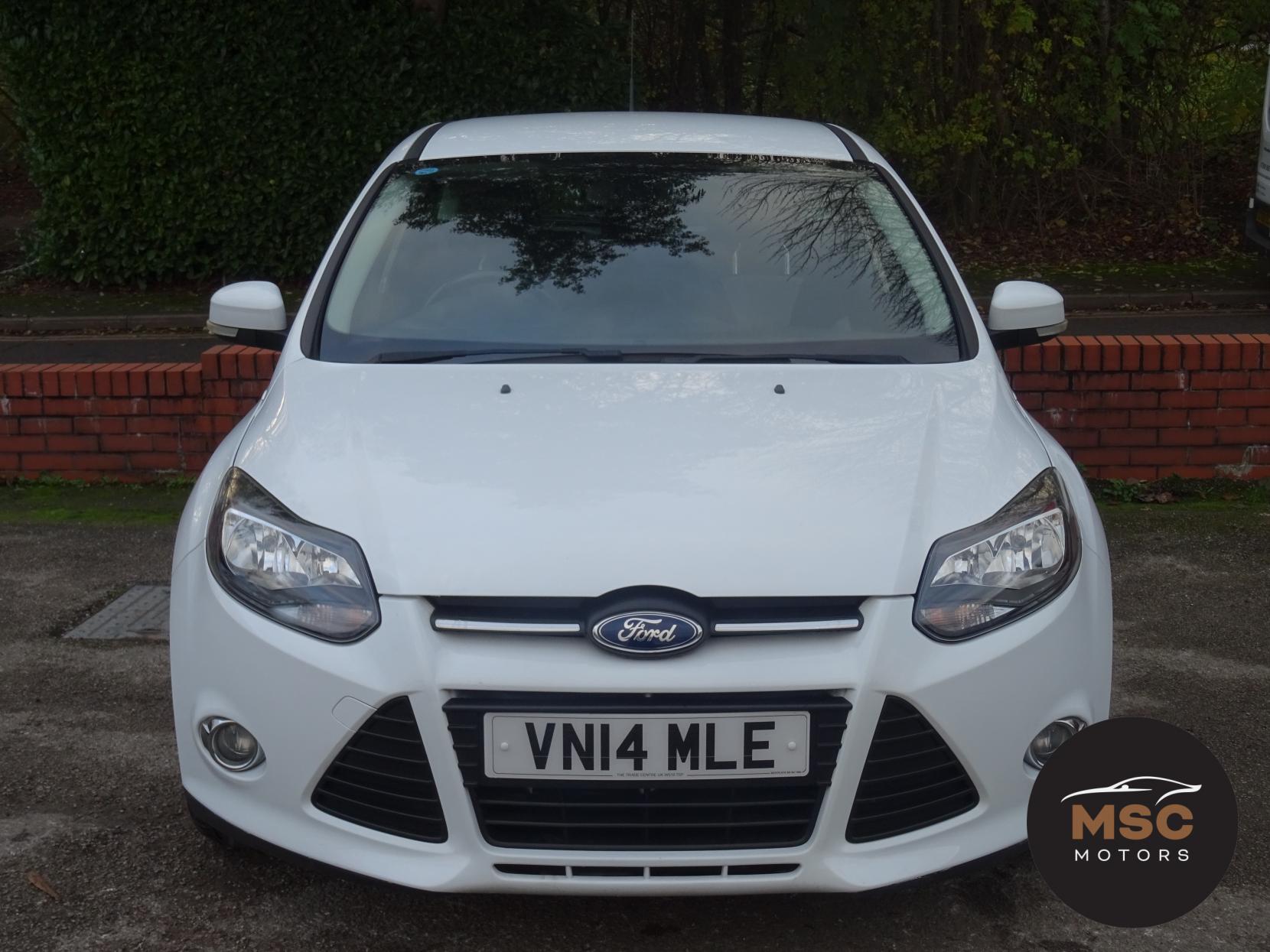 Ford Focus 1.0T EcoBoost Zetec Navigator Hatchback 5dr Petrol Manual Euro 5 (s/s) (125 ps)