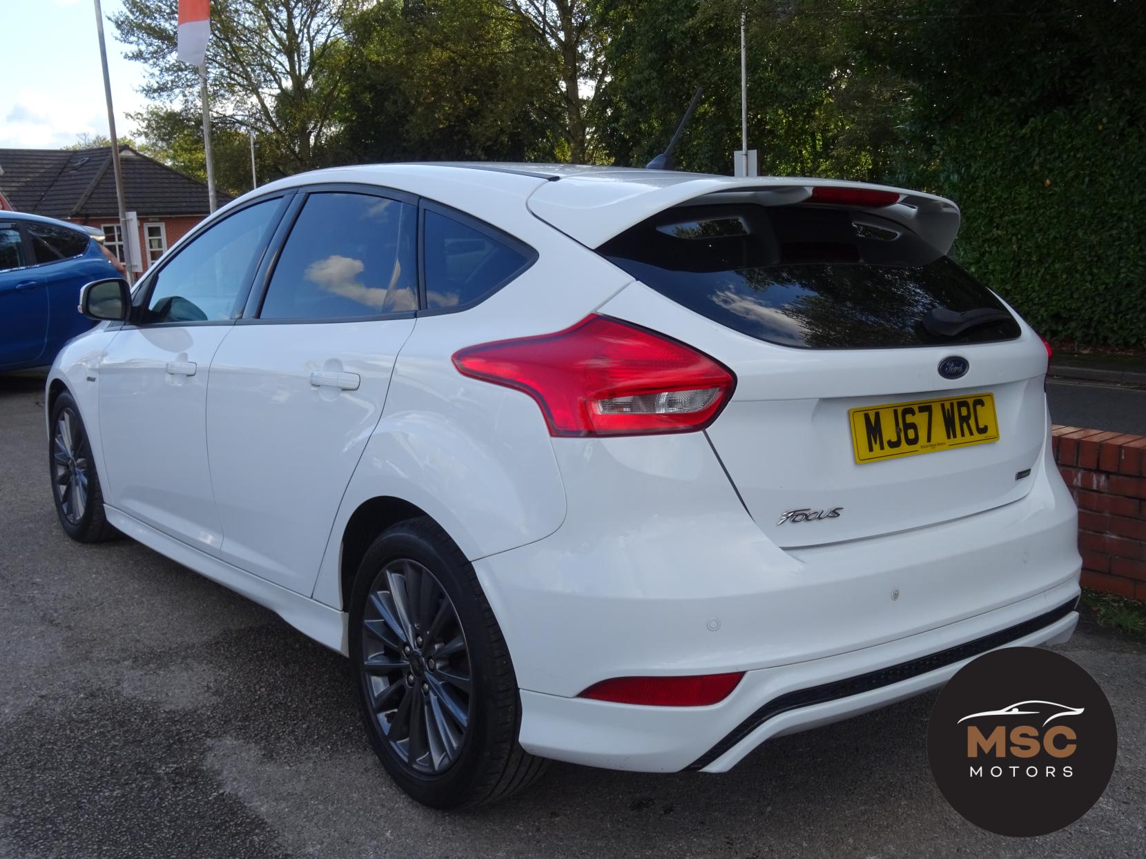 Ford Focus 1.0T EcoBoost ST-Line Hatchback 5dr Petrol Manual Euro 6 (s/s) (125 ps)