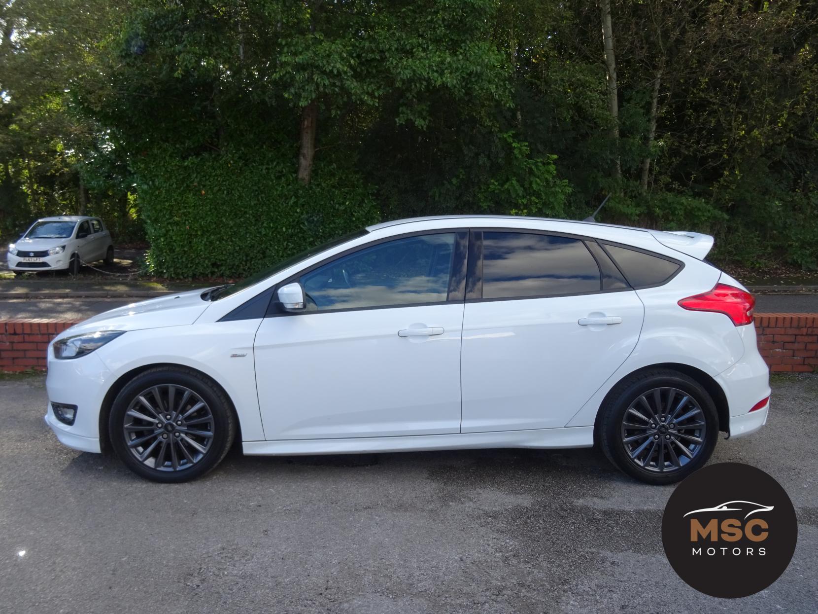 Ford Focus 1.0T EcoBoost ST-Line Hatchback 5dr Petrol Manual Euro 6 (s/s) (125 ps)