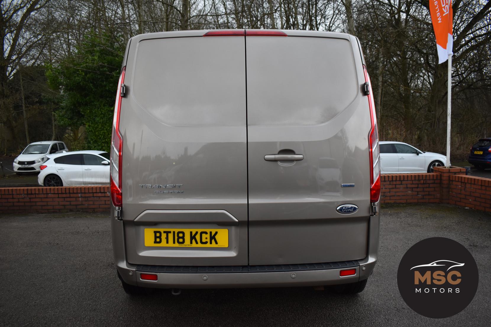 Ford Transit Custom 2.0 300 EcoBlue Limited Crew Van Double Cab 5dr Diesel Manual L1 H1 Euro 6 (6 Seat) (130 ps)