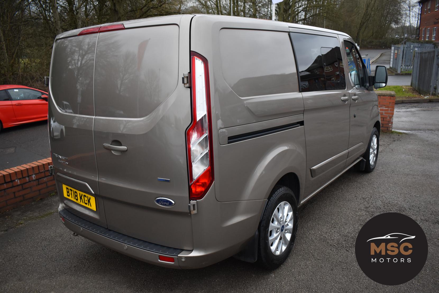 Ford Transit Custom 2.0 300 EcoBlue Limited Crew Van Double Cab 5dr Diesel Manual L1 H1 Euro 6 (6 Seat) (130 ps)