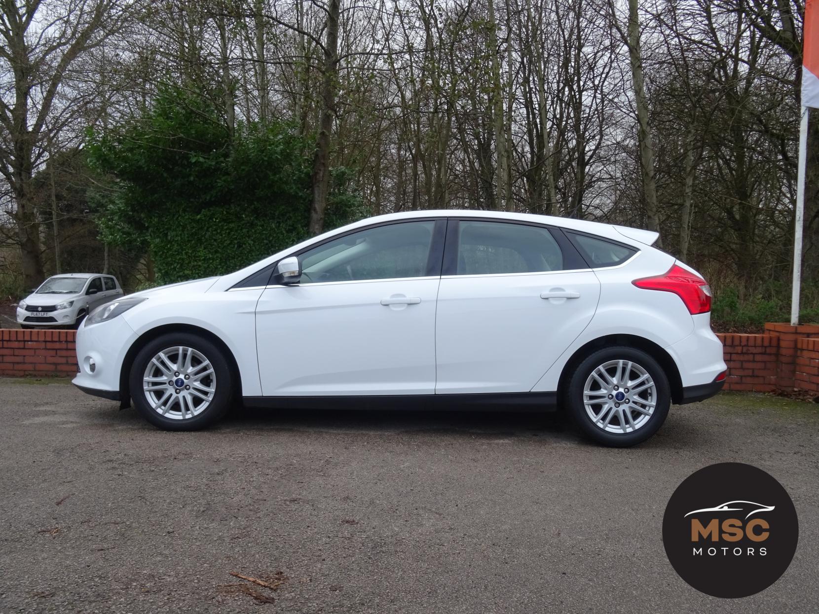 Ford Focus 1.0T EcoBoost Titanium Hatchback 5dr Petrol Manual Euro 5 (s/s) (125 ps)