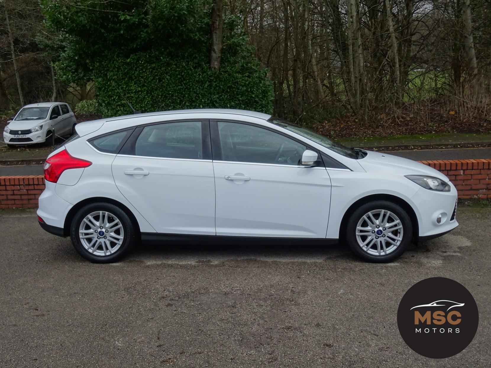 Ford Focus 1.0T EcoBoost Titanium Hatchback 5dr Petrol Manual Euro 5 (s/s) (125 ps)