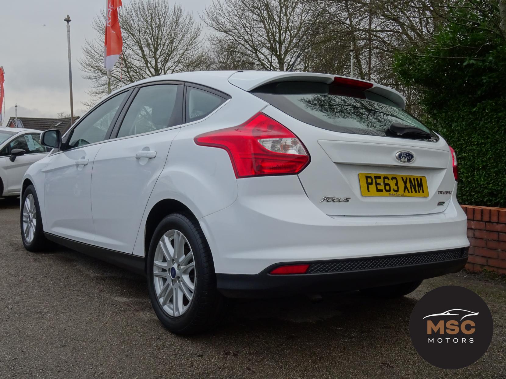 Ford Focus 1.0T EcoBoost Titanium Hatchback 5dr Petrol Manual Euro 5 (s/s) (125 ps)