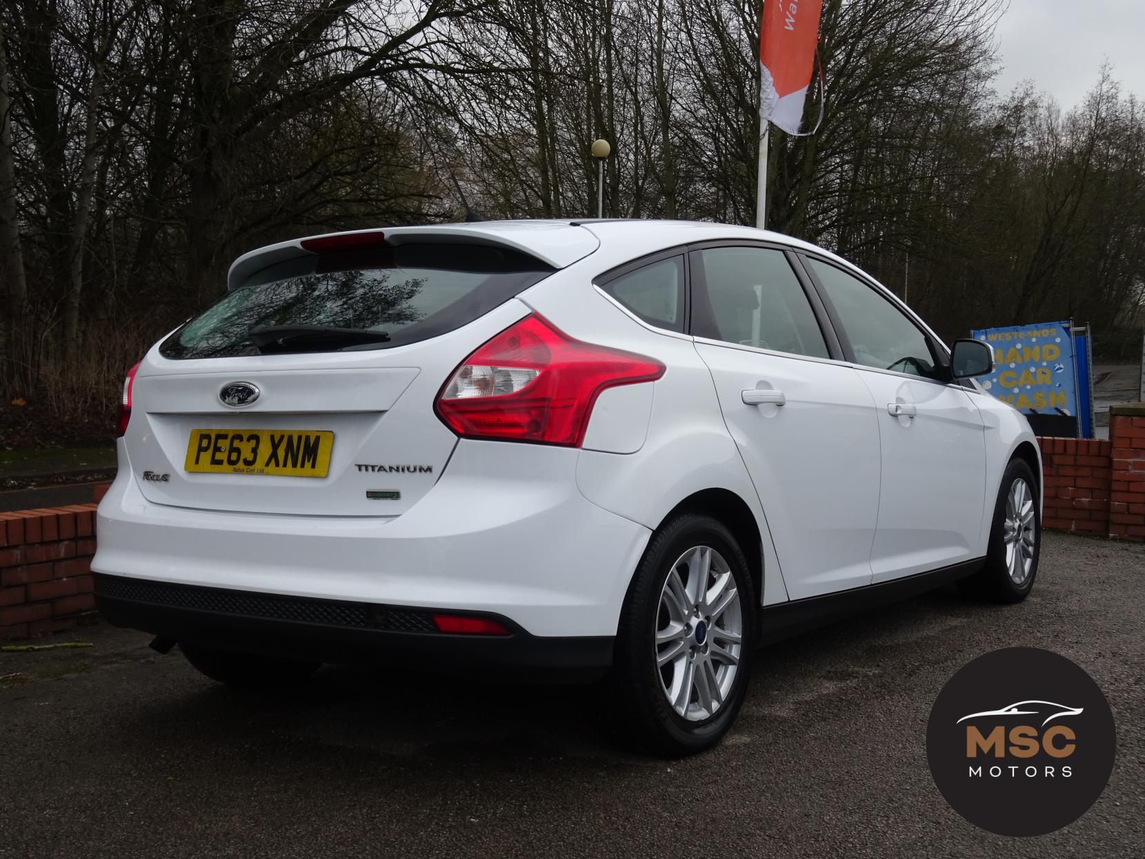 Ford Focus 1.0T EcoBoost Titanium Hatchback 5dr Petrol Manual Euro 5 (s/s) (125 ps)