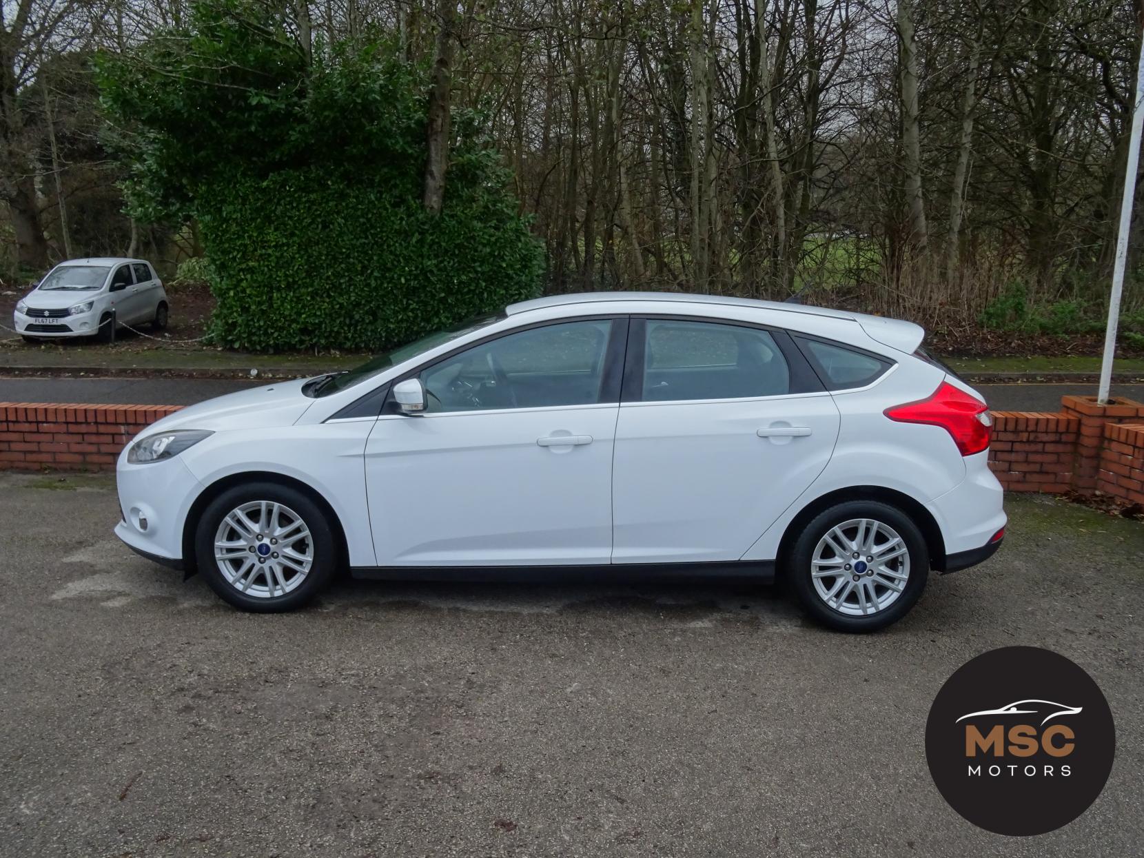 Ford Focus 1.0T EcoBoost Titanium Hatchback 5dr Petrol Manual Euro 5 (s/s) (125 ps)