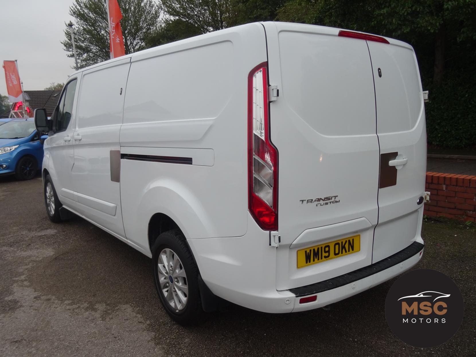 Ford Transit Custom 2.0 300 EcoBlue Limited Panel Van 5dr Diesel Manual L2 H1 Euro 6 (130 ps)