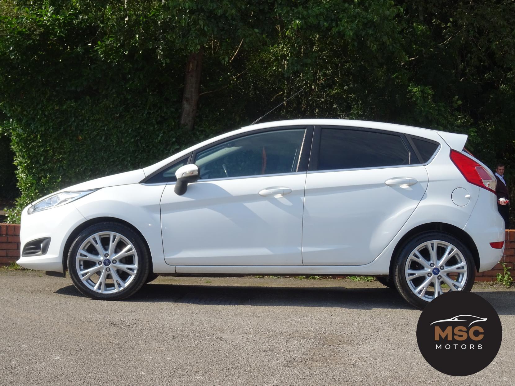 Ford Fiesta 1.0T EcoBoost Titanium Hatchback 5dr Petrol Manual Euro 5 (s/s) (125 ps)