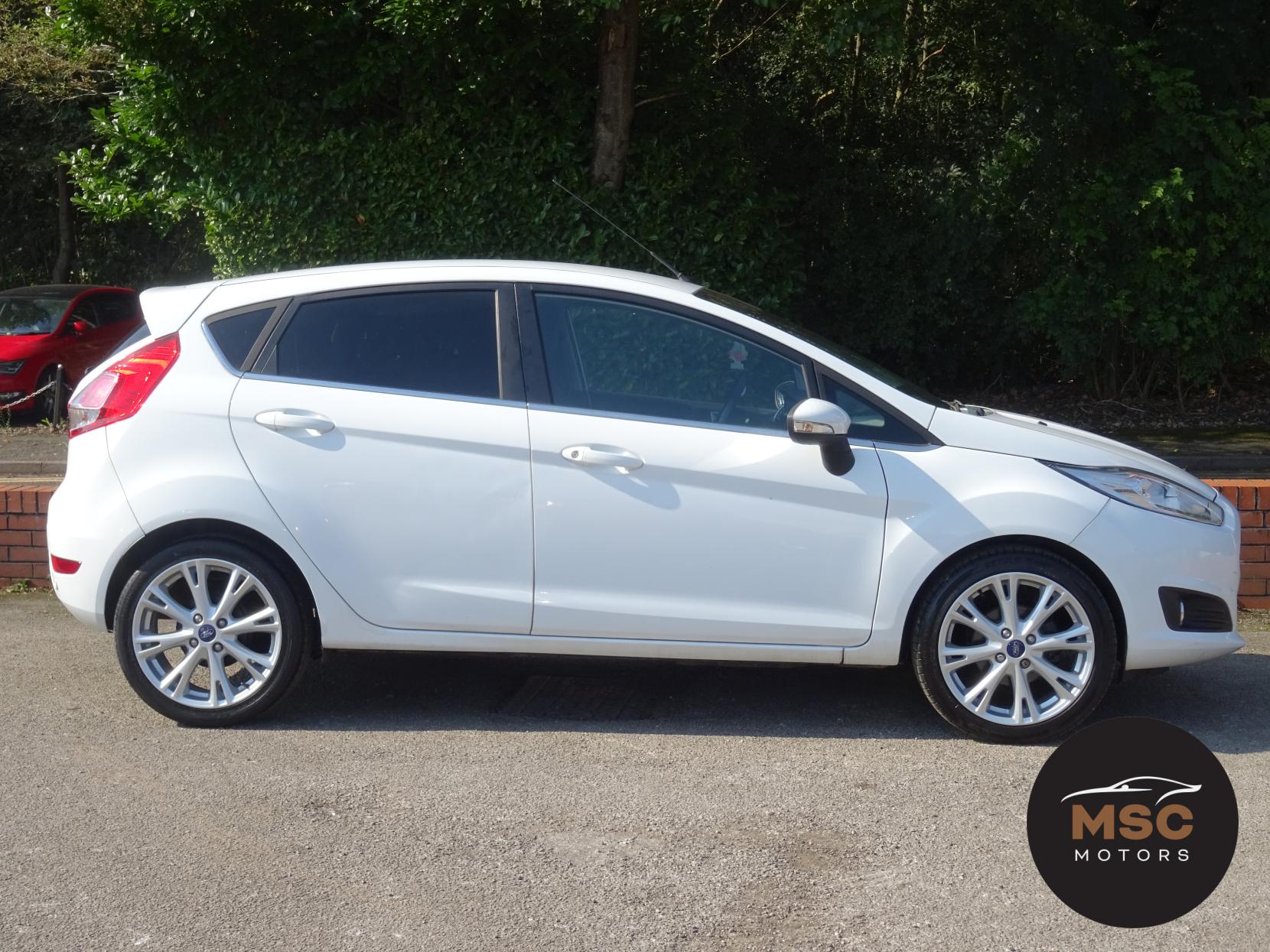 Ford Fiesta 1.0T EcoBoost Titanium Hatchback 5dr Petrol Manual Euro 5 (s/s) (125 ps)