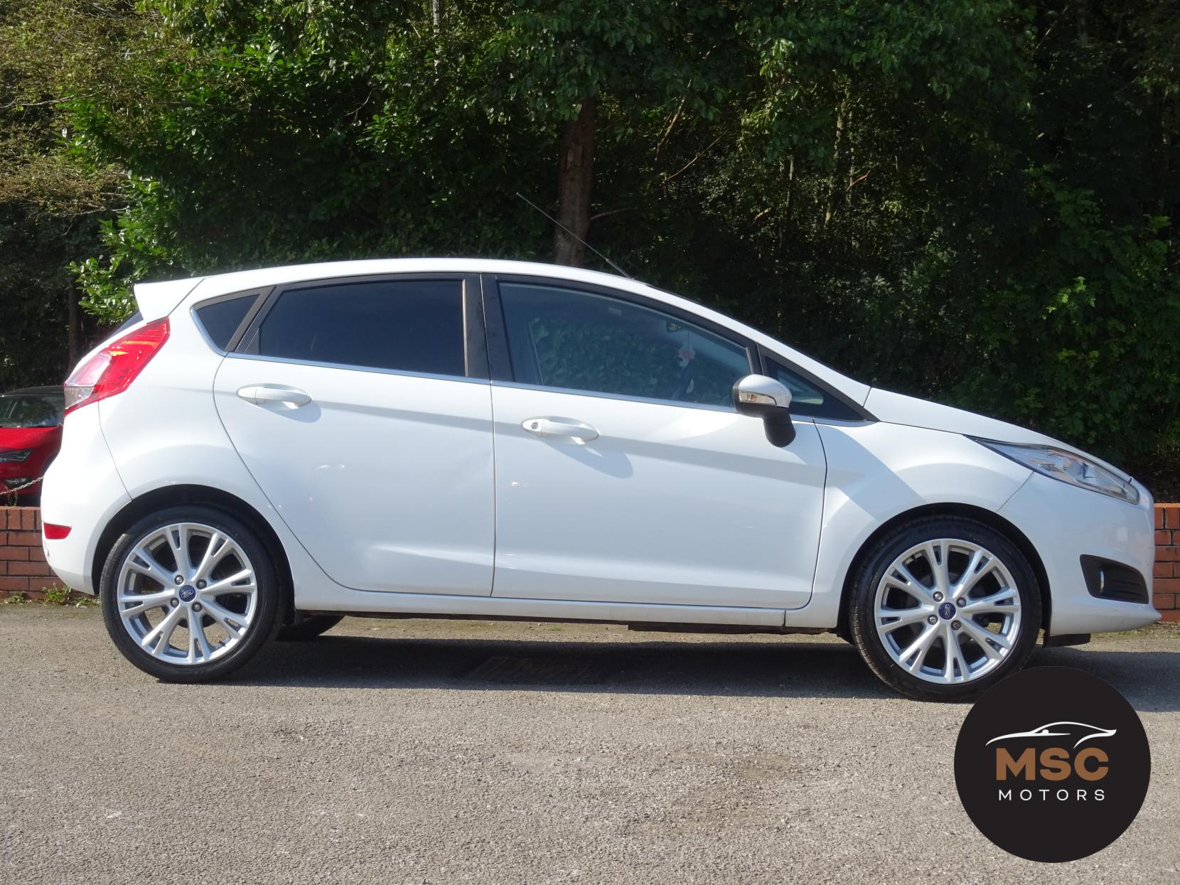 Ford Fiesta 1.0T EcoBoost Titanium Hatchback 5dr Petrol Manual Euro 5 (s/s) (125 ps)