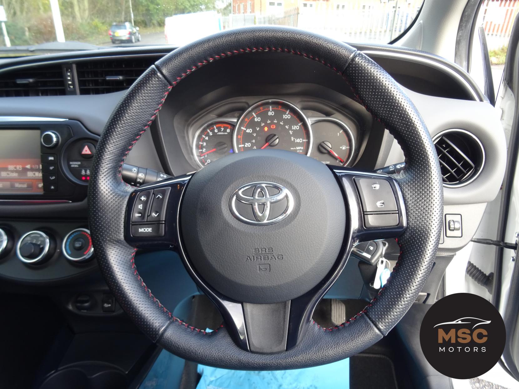 Toyota Yaris 1.33 Dual VVT-i Sport Hatchback 5dr Petrol Manual Euro 5 Euro 5 (99 ps)