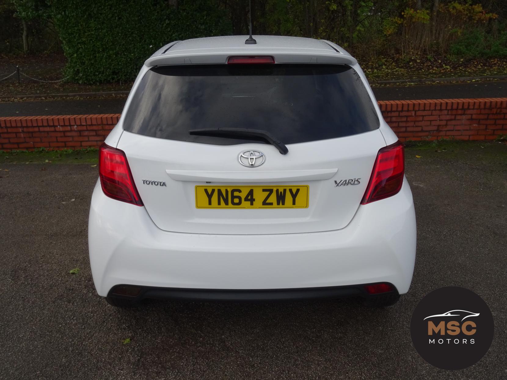 Toyota Yaris 1.33 Dual VVT-i Sport Hatchback 5dr Petrol Manual Euro 5 Euro 5 (99 ps)