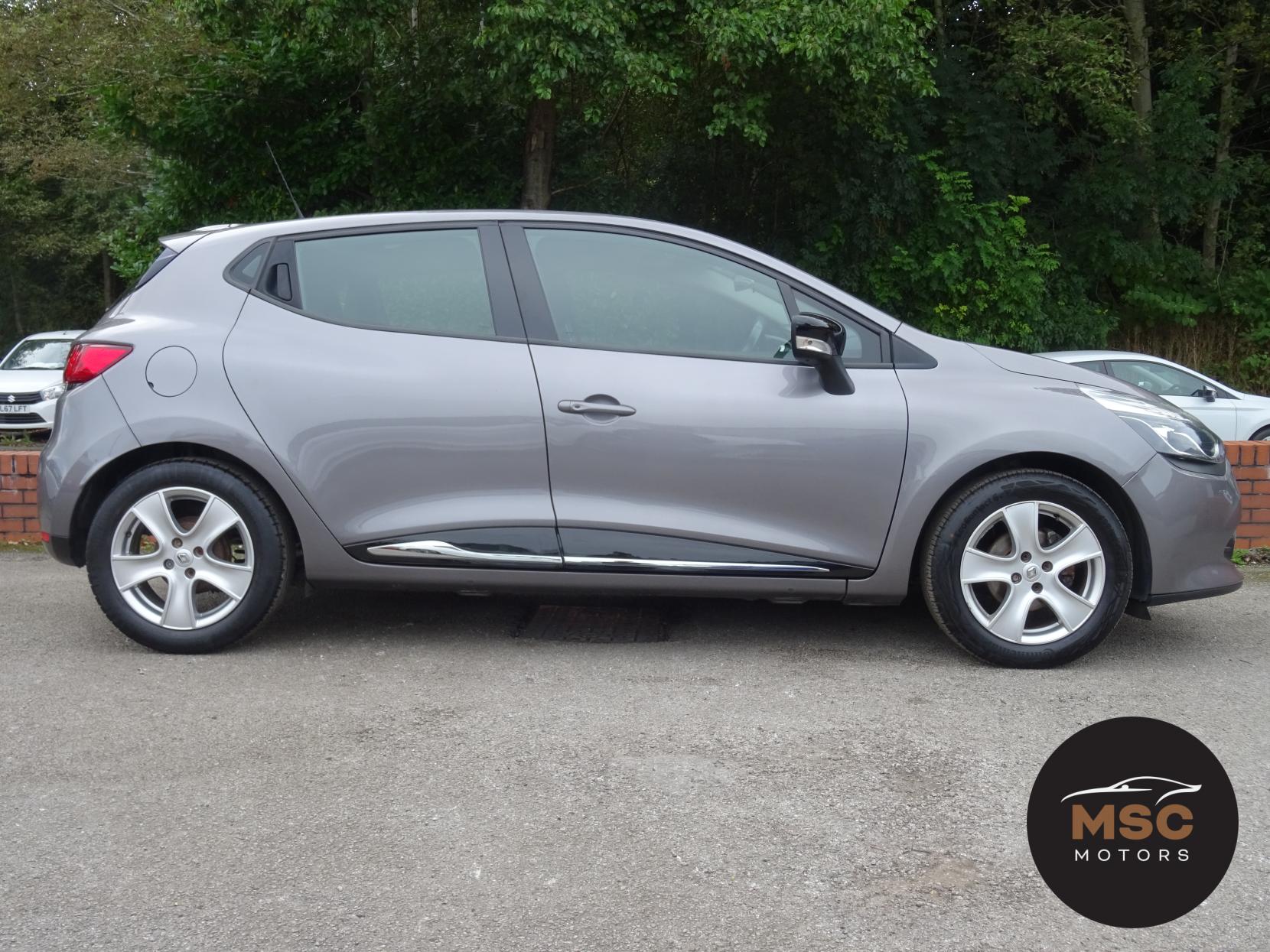 Renault Clio 1.2 16V Dynamique Nav Hatchback 5dr Petrol Manual Euro 6 (75 ps)