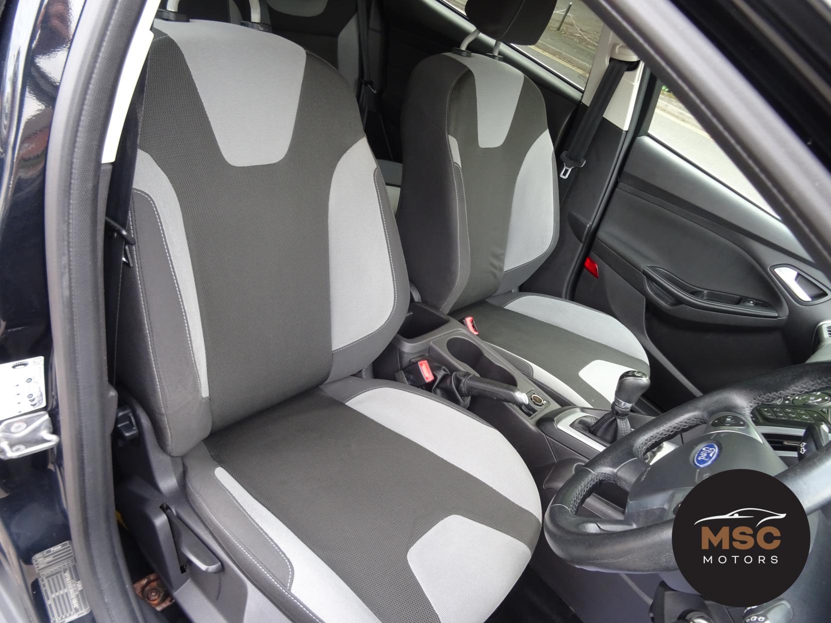 Ford Focus 1.0T EcoBoost Zetec Hatchback 5dr Petrol Manual Euro 5 (s/s) (100 ps)