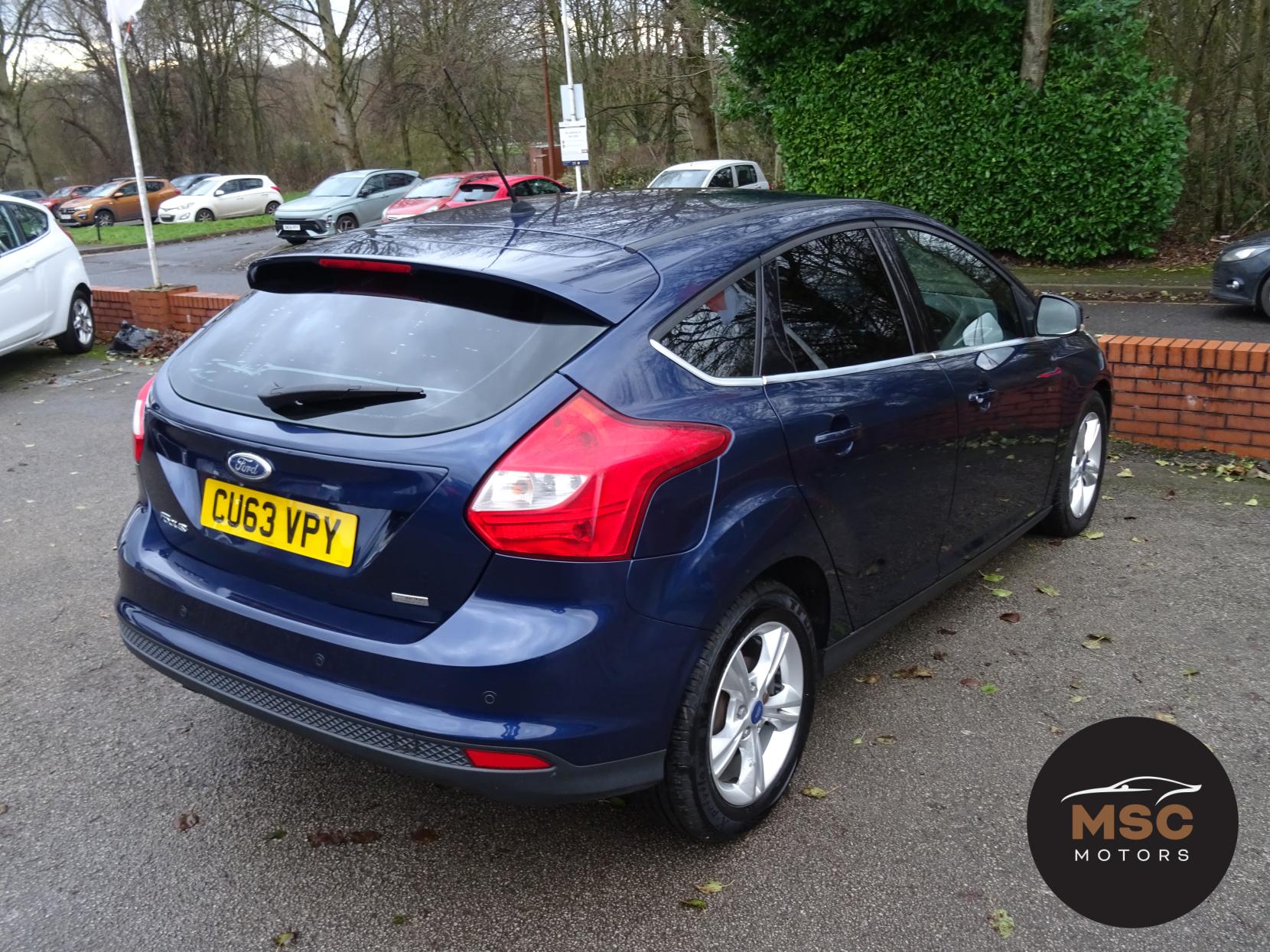 Ford Focus 1.0T EcoBoost Zetec Hatchback 5dr Petrol Manual Euro 5 (s/s) (125 ps)