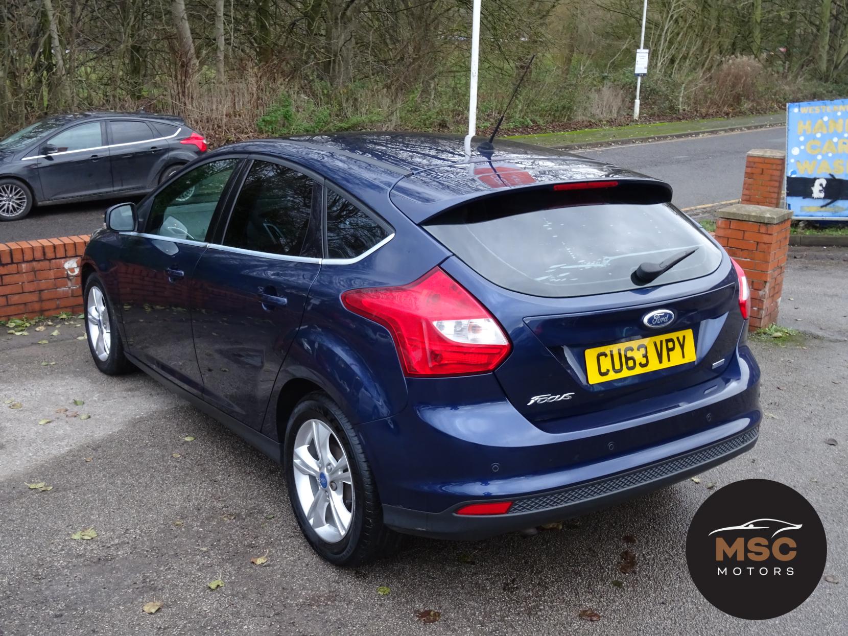 Ford Focus 1.0T EcoBoost Zetec Hatchback 5dr Petrol Manual Euro 5 (s/s) (125 ps)