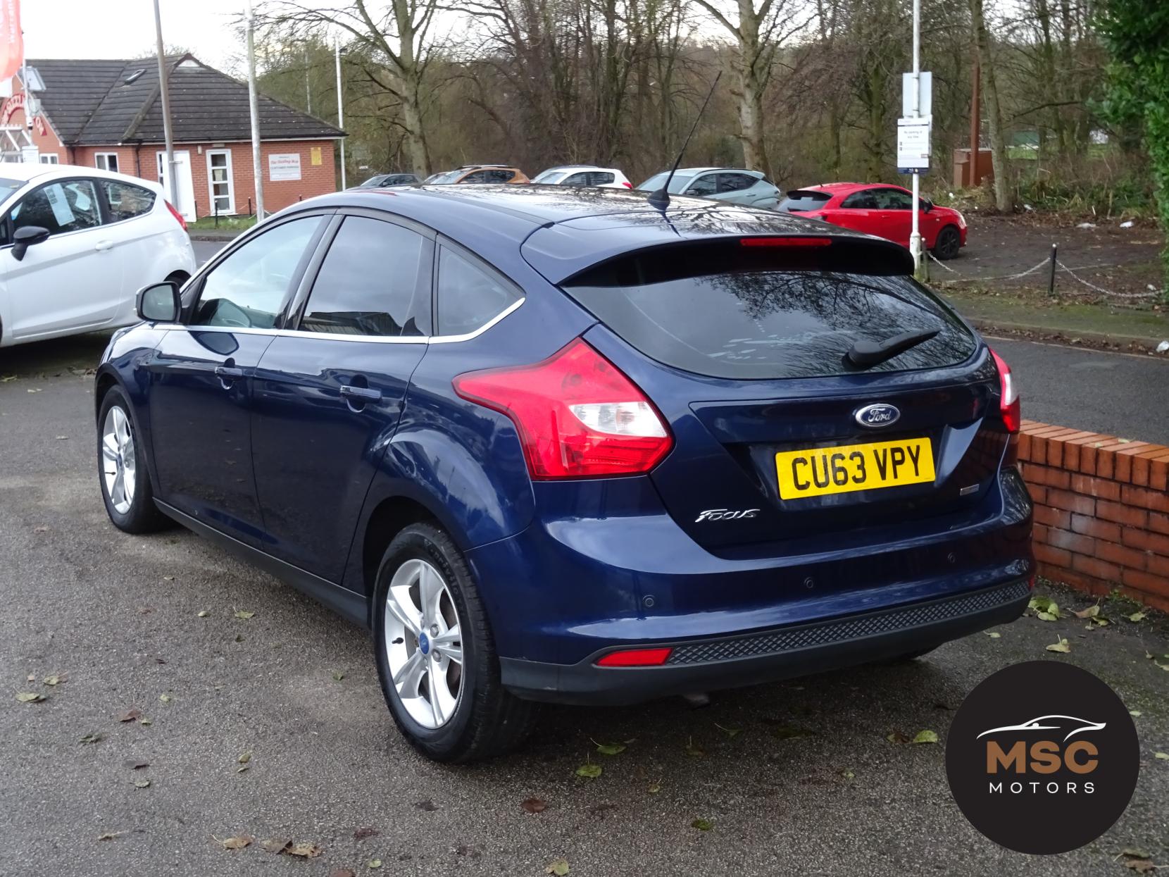 Ford Focus 1.0T EcoBoost Zetec Hatchback 5dr Petrol Manual Euro 5 (s/s) (125 ps)