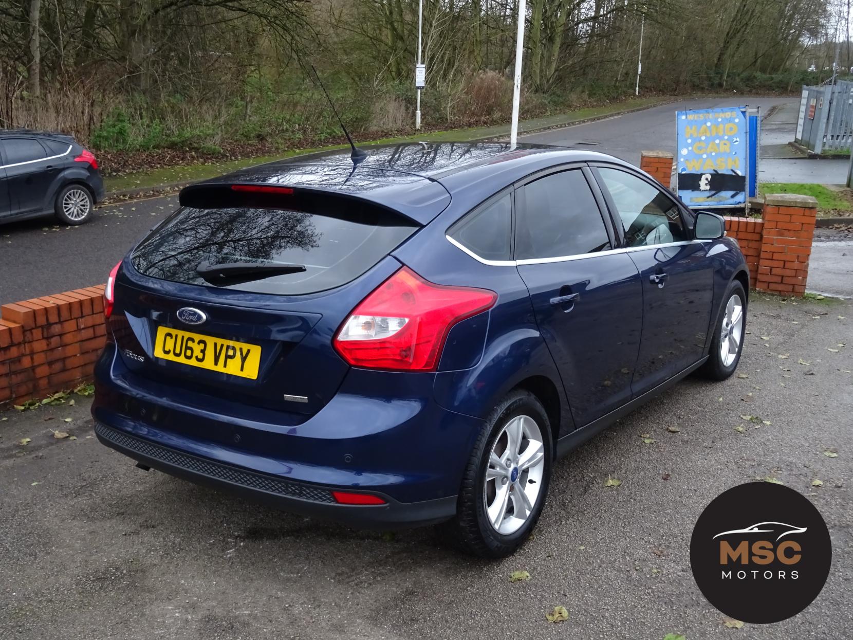 Ford Focus 1.0T EcoBoost Zetec Hatchback 5dr Petrol Manual Euro 5 (s/s) (125 ps)