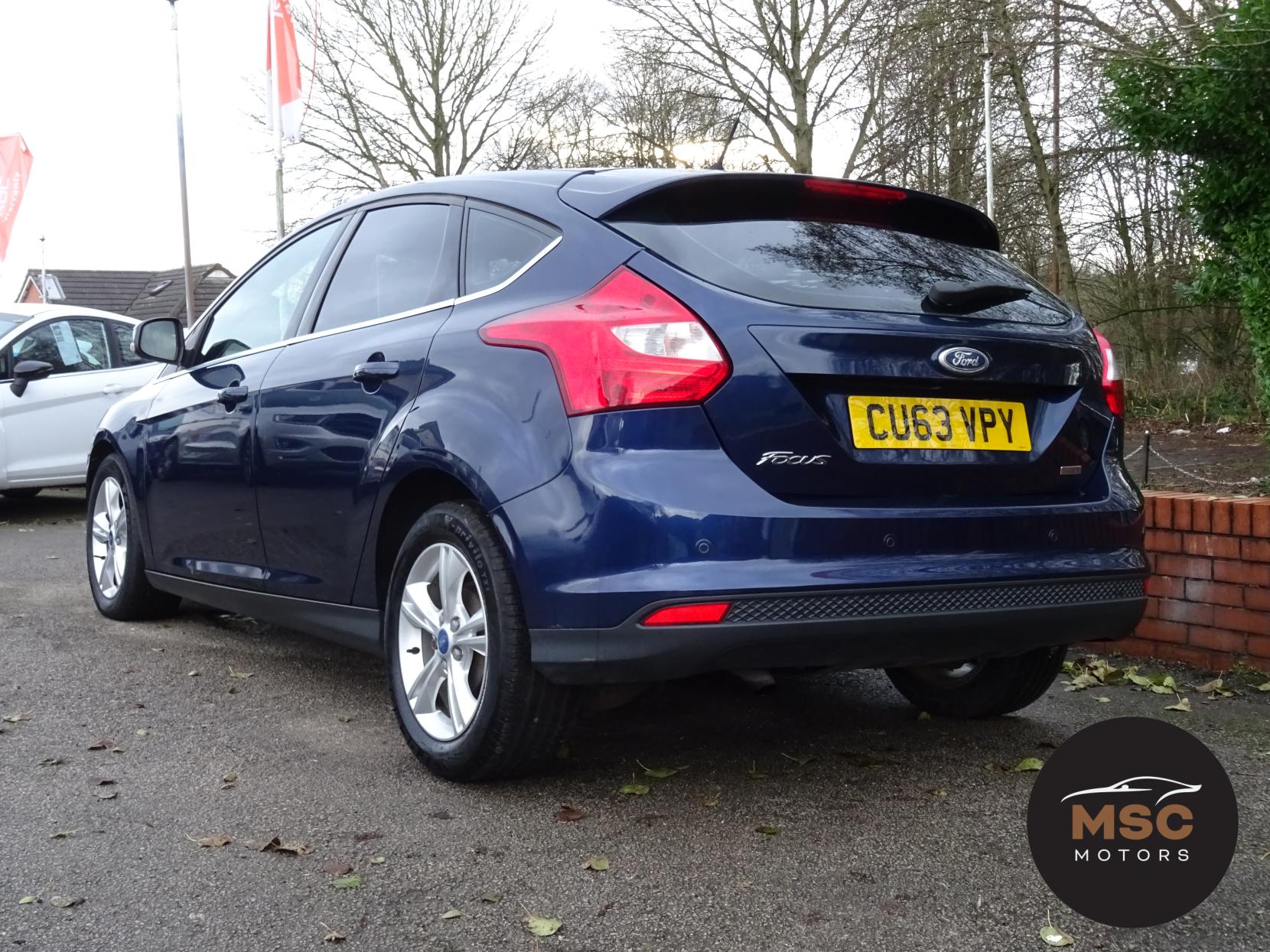 Ford Focus 1.0T EcoBoost Zetec Hatchback 5dr Petrol Manual Euro 5 (s/s) (125 ps)