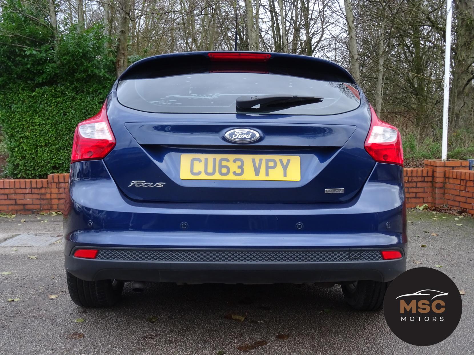 Ford Focus 1.0T EcoBoost Zetec Hatchback 5dr Petrol Manual Euro 5 (s/s) (125 ps)