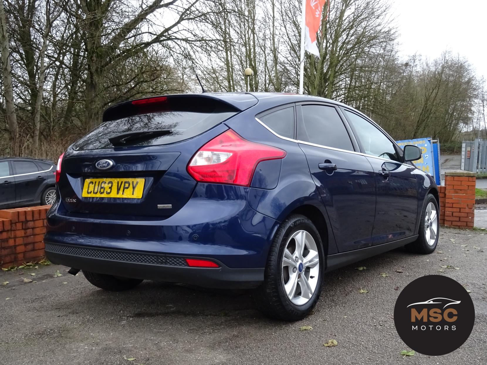 Ford Focus 1.0T EcoBoost Zetec Hatchback 5dr Petrol Manual Euro 5 (s/s) (125 ps)