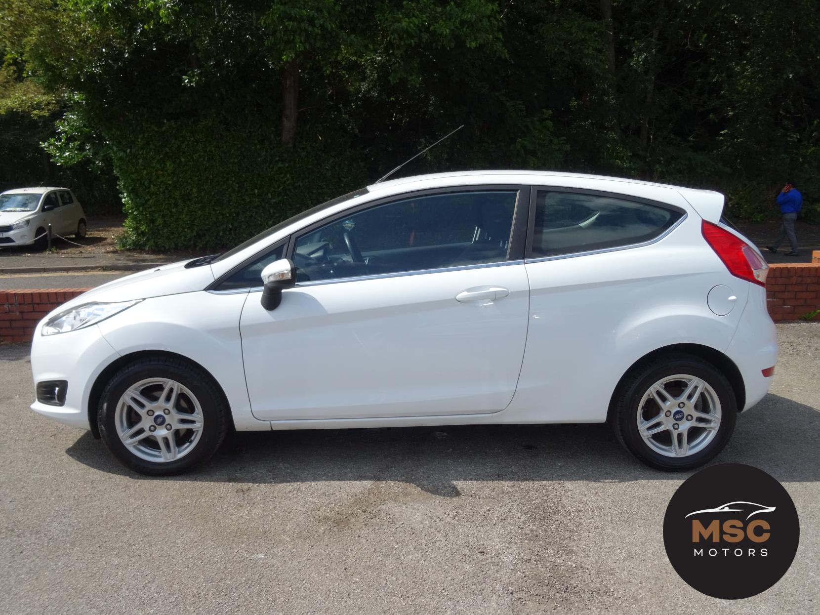 Ford Fiesta 1.0T EcoBoost Zetec Hatchback 3dr Petrol Manual Euro 5 (s/s) (100 ps)