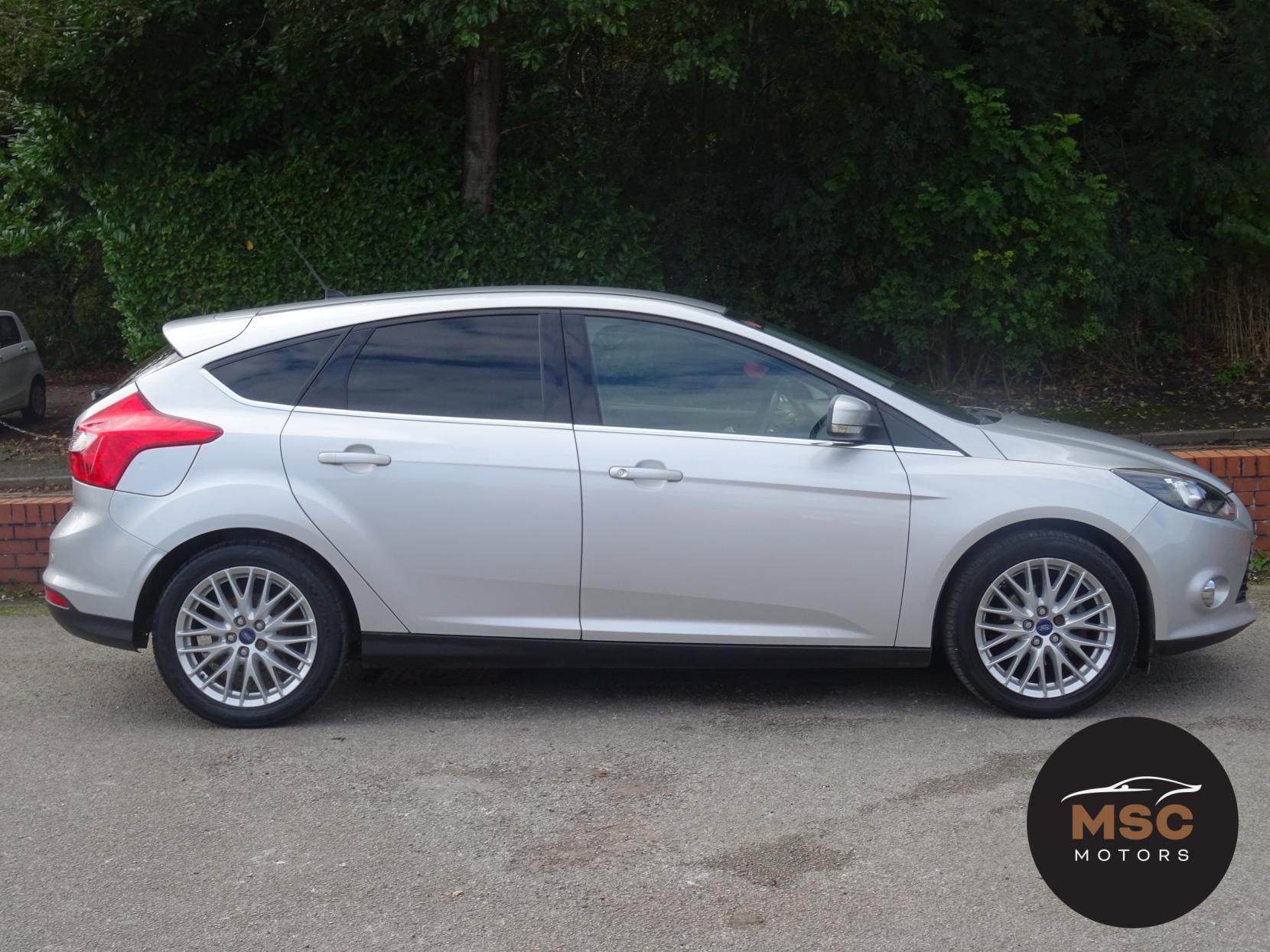 Ford Focus 1.0T EcoBoost Zetec Hatchback 5dr Petrol Manual Euro 5 (s/s) (125 ps)