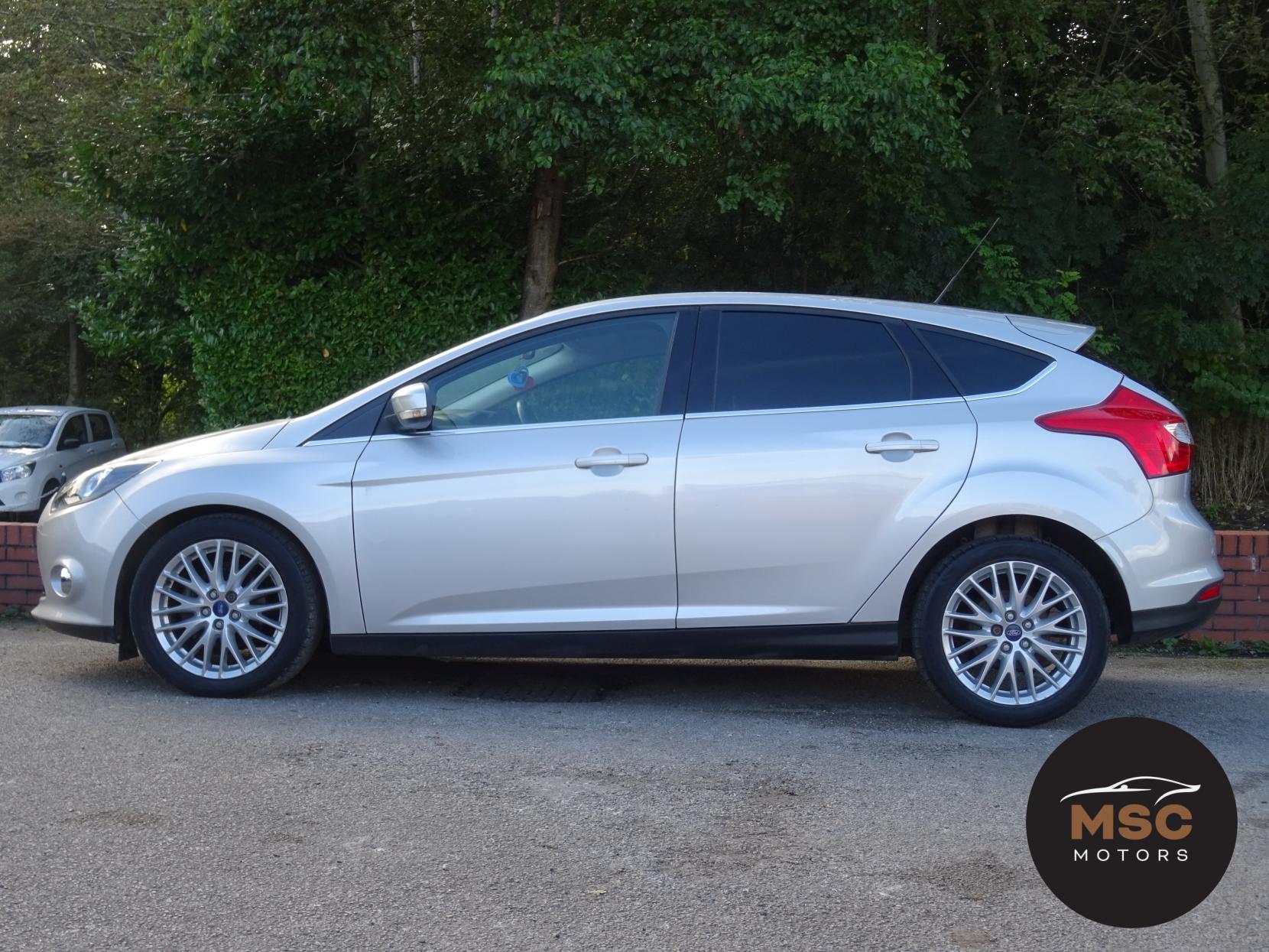 Ford Focus 1.0T EcoBoost Zetec Hatchback 5dr Petrol Manual Euro 5 (s/s) (125 ps)