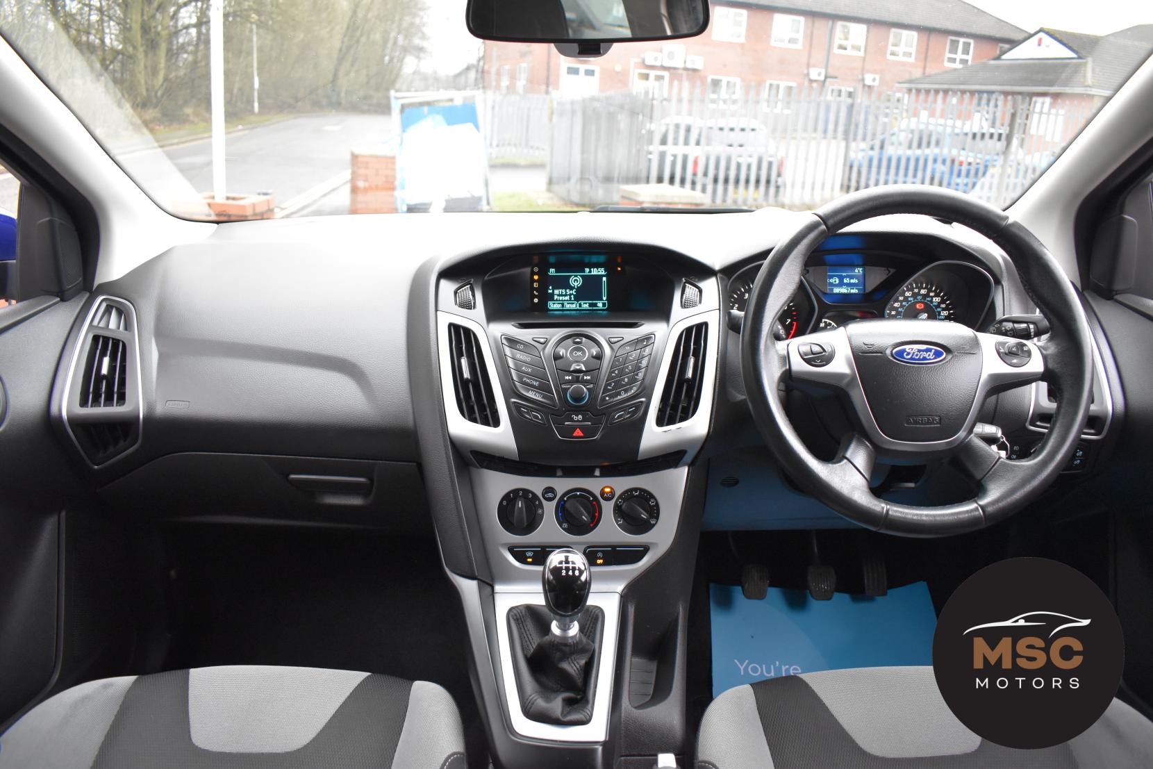 Ford Focus 1.0T EcoBoost Zetec Hatchback 5dr Petrol Manual Euro 5 (s/s) (125 ps)