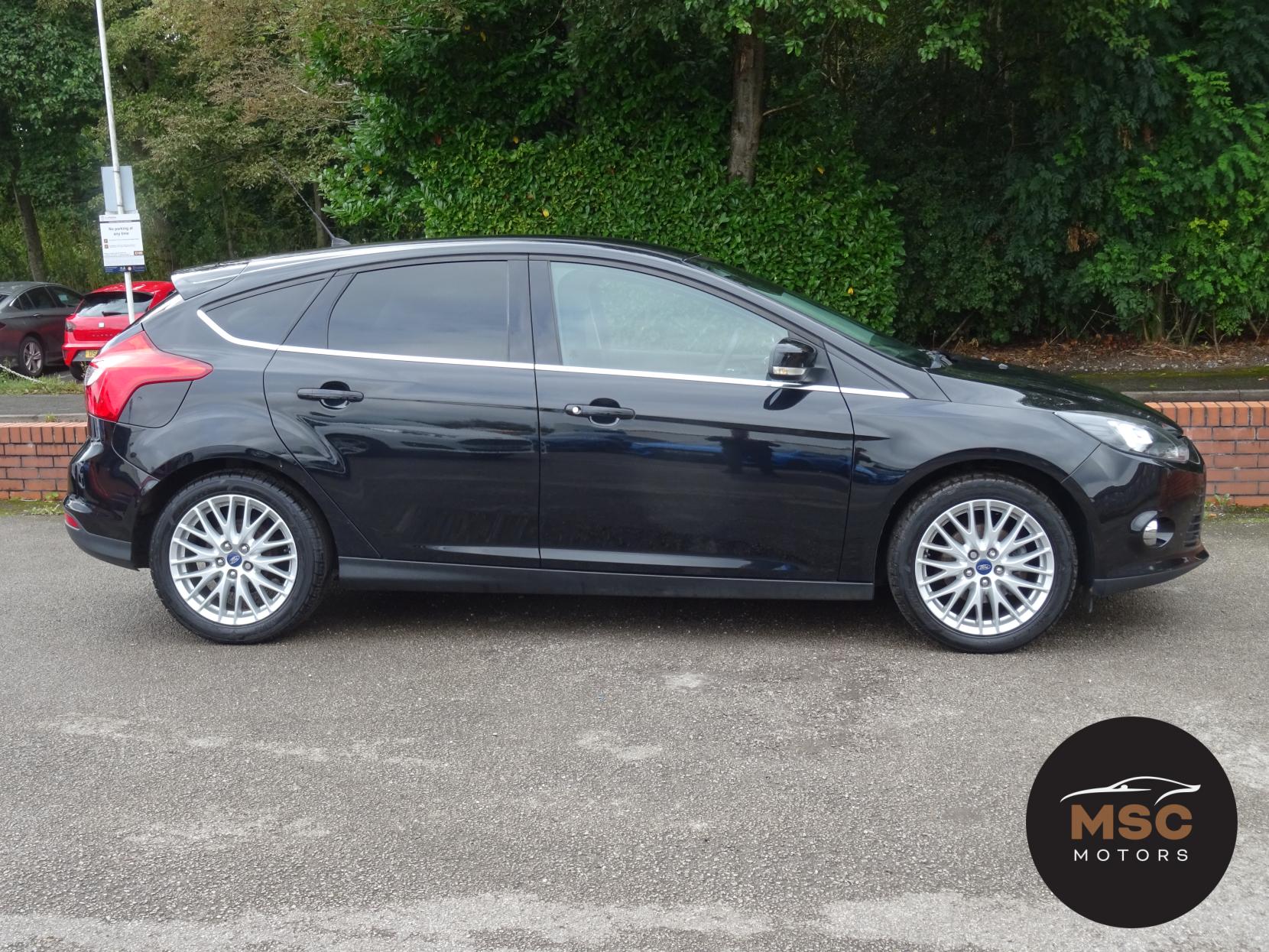 Ford Focus 1.0T EcoBoost Zetec Hatchback 5dr Petrol Manual Euro 5 (s/s) (125 ps)