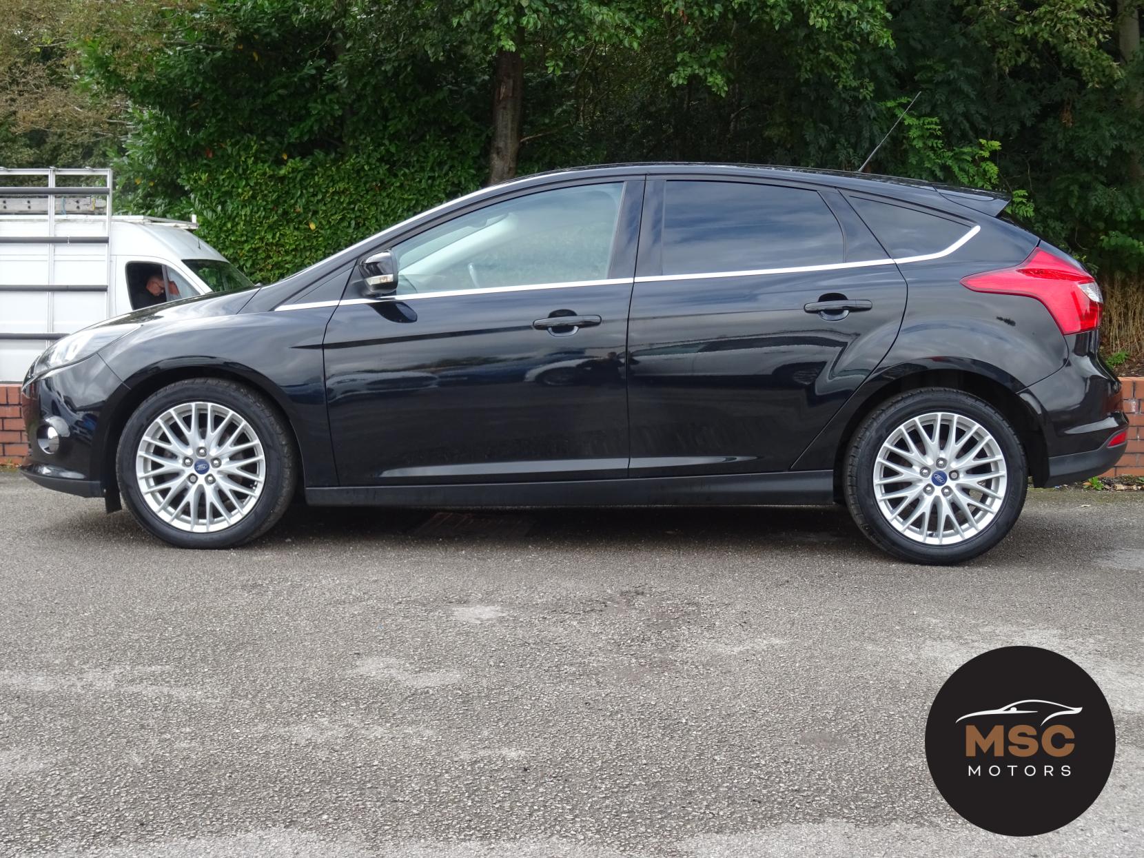 Ford Focus 1.0T EcoBoost Zetec Hatchback 5dr Petrol Manual Euro 5 (s/s) (125 ps)