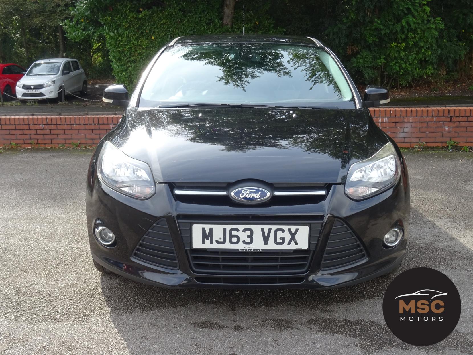 Ford Focus 1.0T EcoBoost Zetec Hatchback 5dr Petrol Manual Euro 5 (s/s) (125 ps)