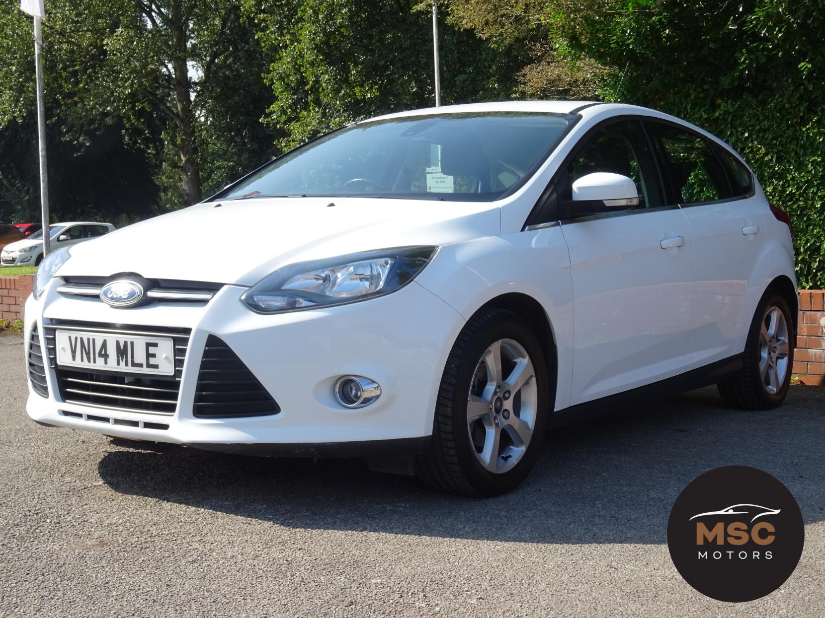 Ford Focus 1.0T EcoBoost Zetec Navigator Hatchback 5dr Petrol Manual Euro 5 (s/s) (125 ps)