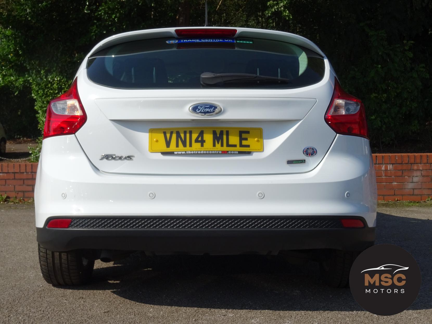 Ford Focus 1.0T EcoBoost Zetec Navigator Hatchback 5dr Petrol Manual Euro 5 (s/s) (125 ps)