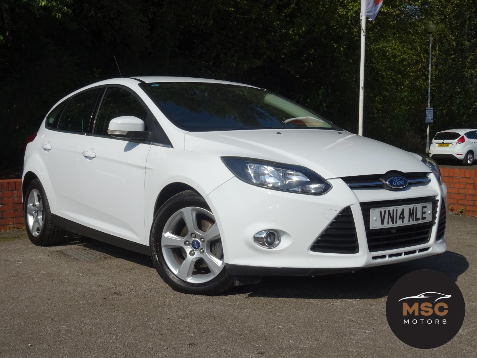 Ford Focus 1.0T EcoBoost Zetec Navigator Hatchback 5dr Petrol Manual Euro 5 (s/s) (125 ps)