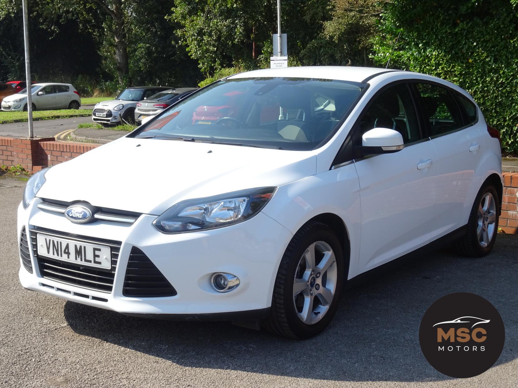 Ford Focus 1.0T EcoBoost Zetec Navigator Hatchback 5dr Petrol Manual Euro 5 (s/s) (125 ps)