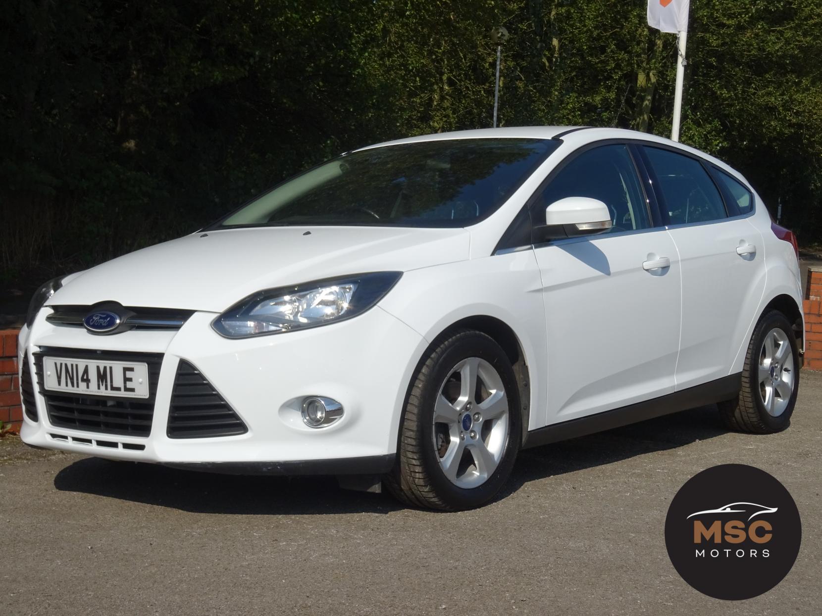 Ford Focus 1.0T EcoBoost Zetec Navigator Hatchback 5dr Petrol Manual Euro 5 (s/s) (125 ps)