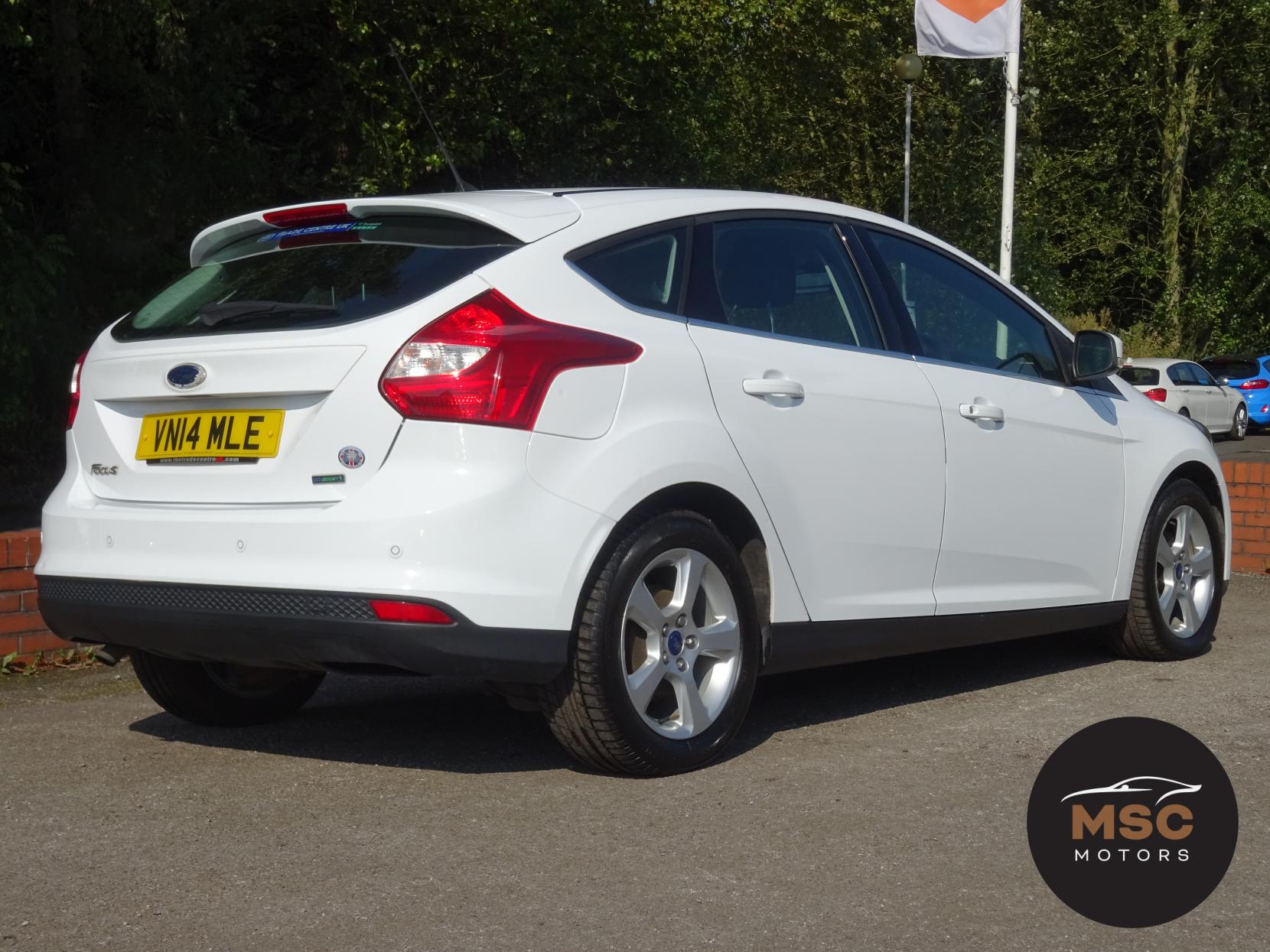 Ford Focus 1.0T EcoBoost Zetec Navigator Hatchback 5dr Petrol Manual Euro 5 (s/s) (125 ps)