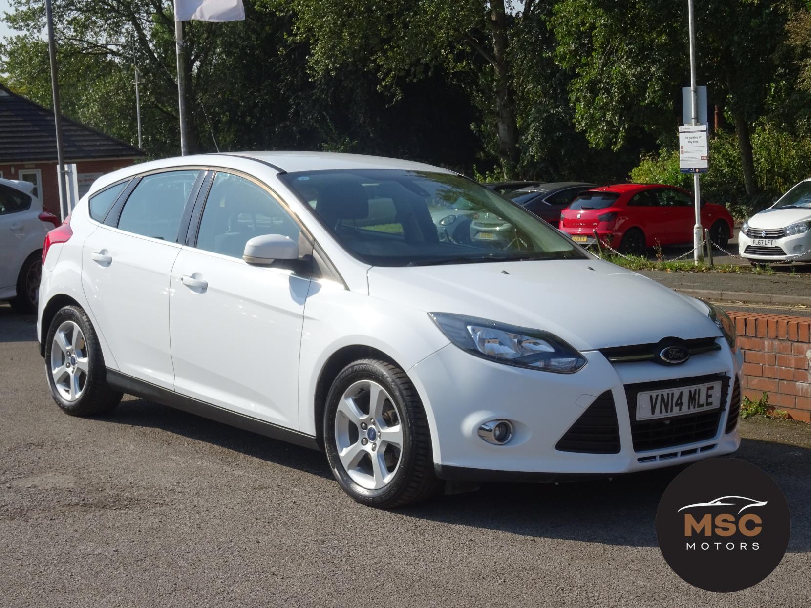 Ford Focus 1.0T EcoBoost Zetec Navigator Hatchback 5dr Petrol Manual Euro 5 (s/s) (125 ps)