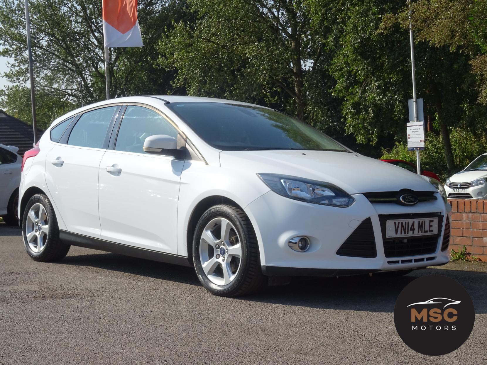 Ford Focus 1.0T EcoBoost Zetec Navigator Hatchback 5dr Petrol Manual Euro 5 (s/s) (125 ps)