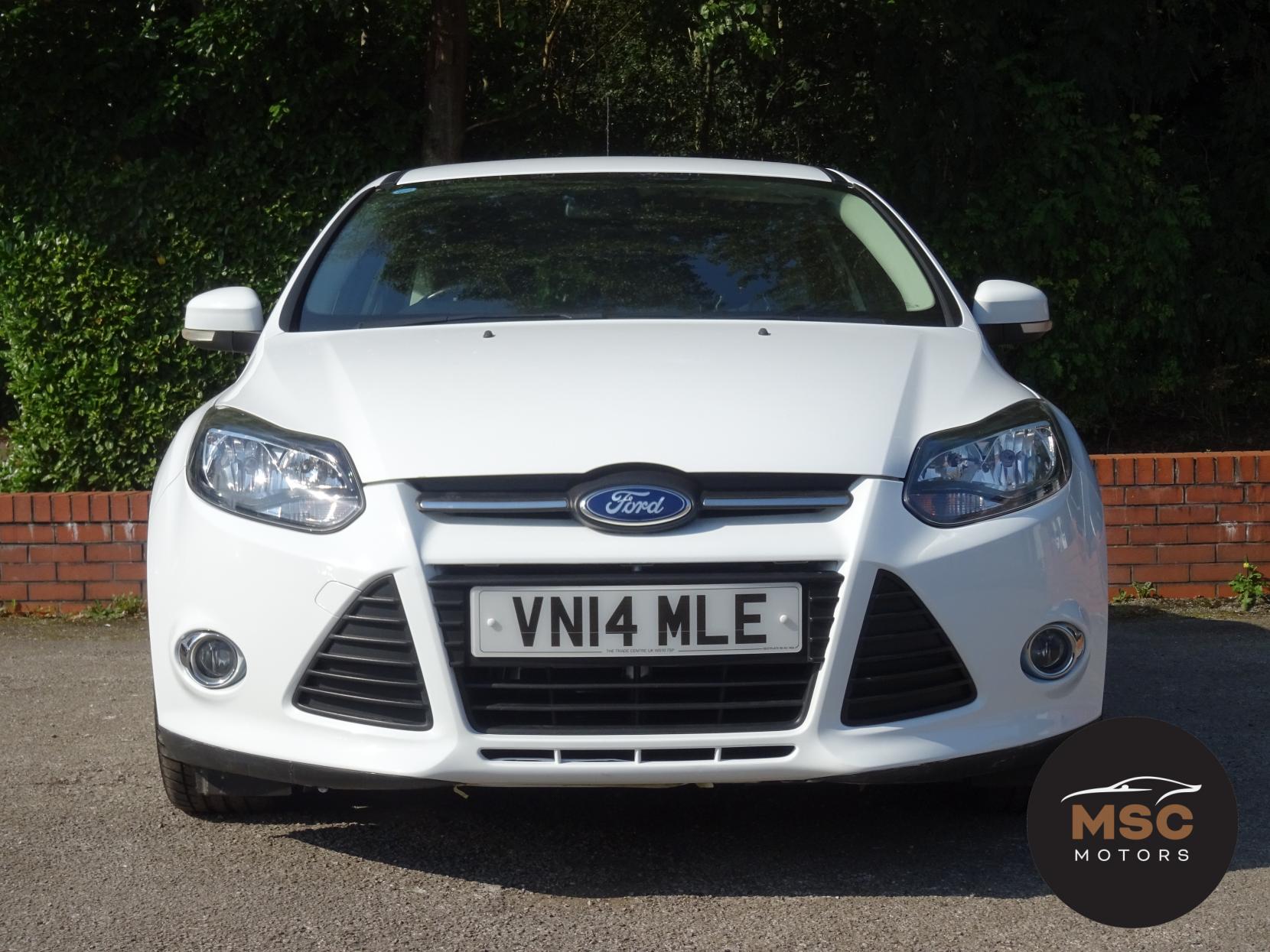 Ford Focus 1.0T EcoBoost Zetec Navigator Hatchback 5dr Petrol Manual Euro 5 (s/s) (125 ps)