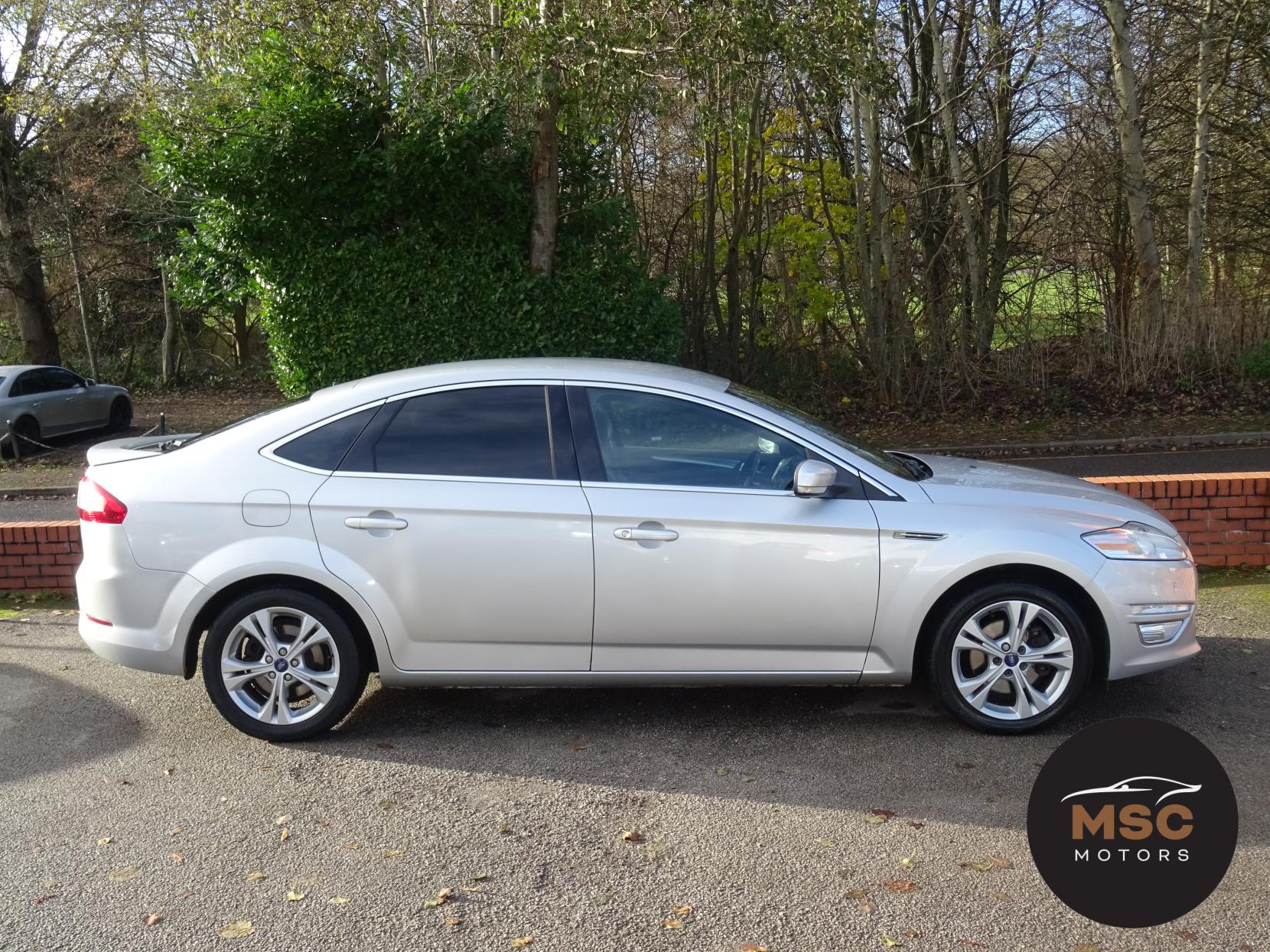 Ford Mondeo 2.0 TDCi Titanium X Business Edition Hatchback 5dr Diesel Powershift Euro 5 (163 ps)