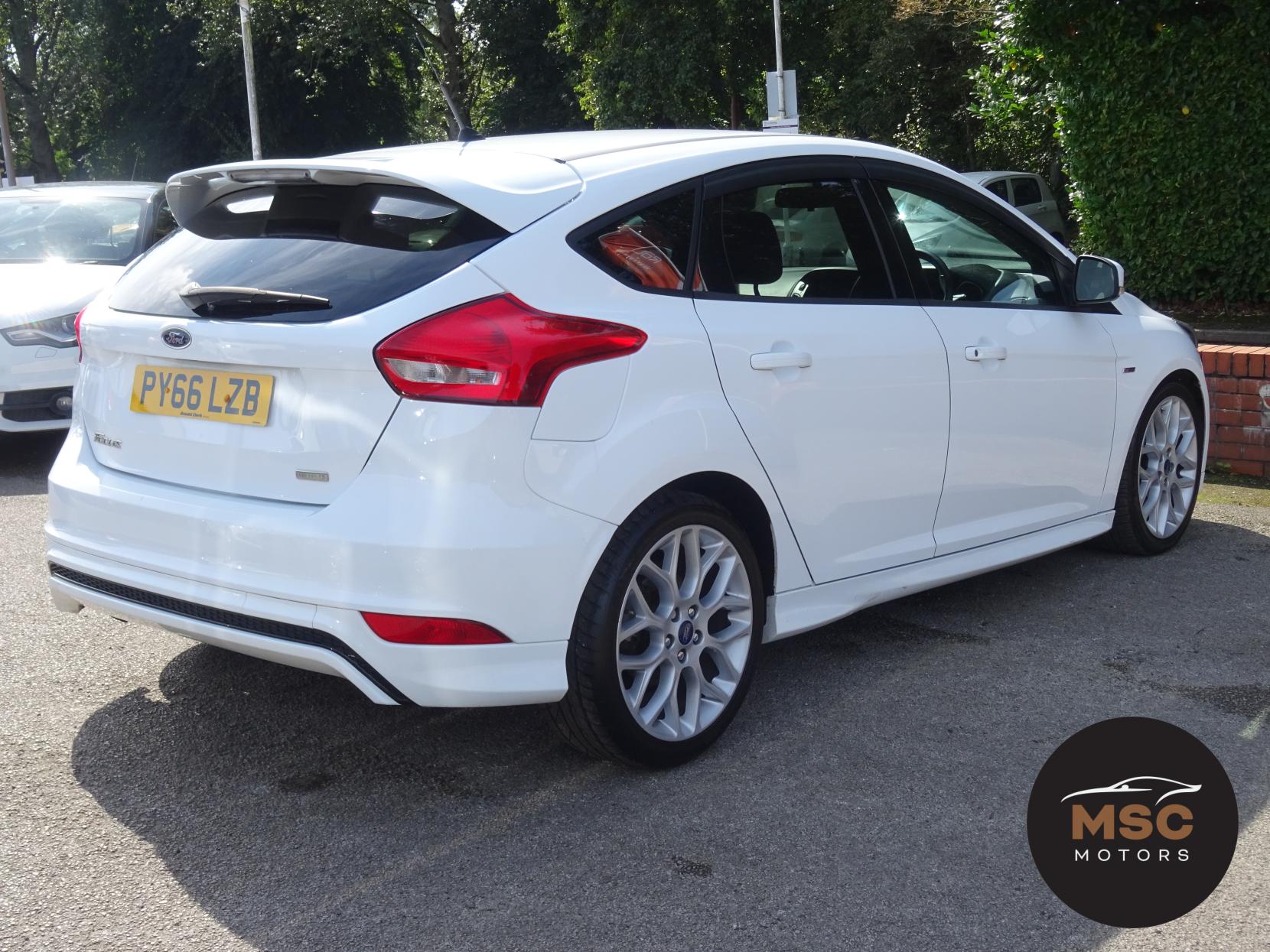 Ford Focus 1.0T EcoBoost ST-Line Hatchback 5dr Petrol Manual Euro 6 (s/s) (125 ps)